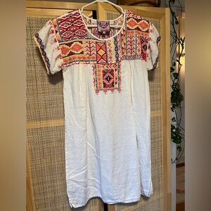 sold elsewhere 
Johnny Was Embroidered Shift Dress Small, Good used condition